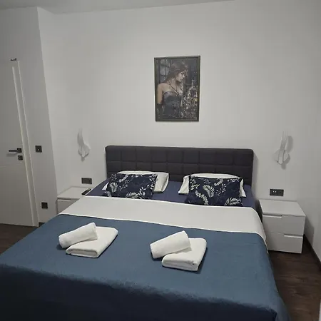 Lala فيلة Kaštela